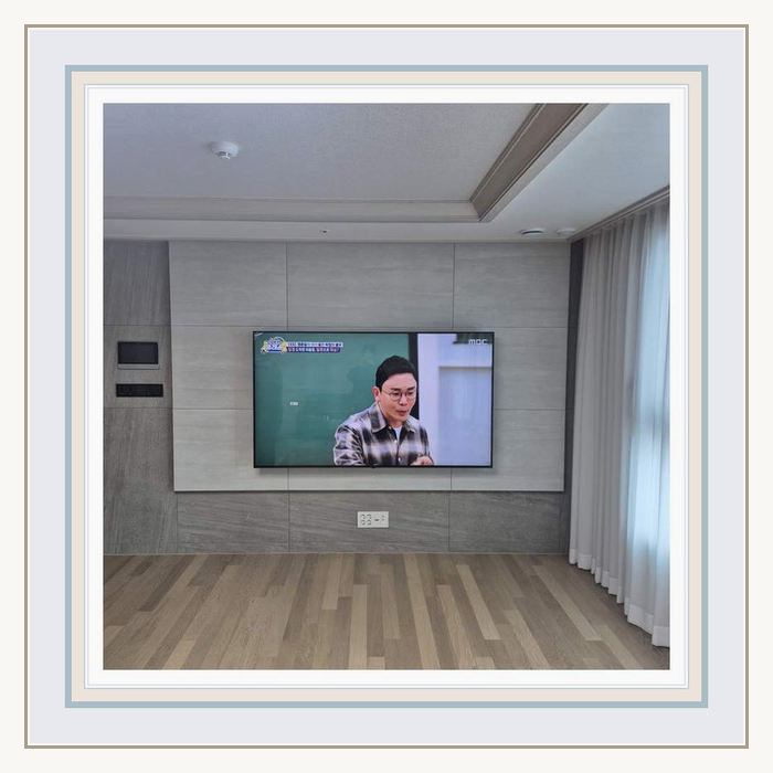 인천 연수 남동 셋톱박스와 공유기 정리 관련 설치 참고 사진 3 · 큰 화면의 이동 동선과 작업 인원 안전 확보